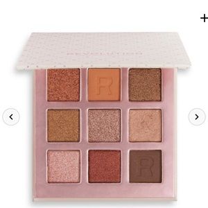 Makeup Revolution London Soft Glamour Eyeshadow Palette Dream Glow- Vegan